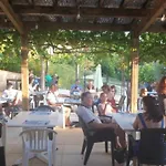 Mobil-home Pour 5 Pers Avec Terrasse - Api-1-52-372 * Salles (Lot-et-Garonne)