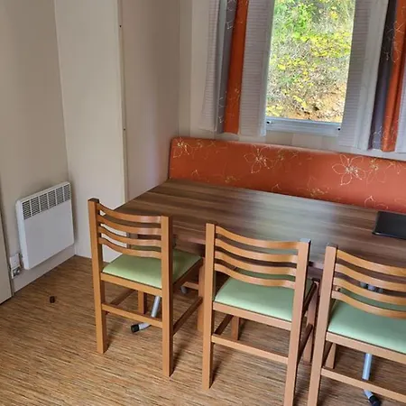 Mobil-home Pour 5 Pers Avec Terrasse - Api-1-52-372 *