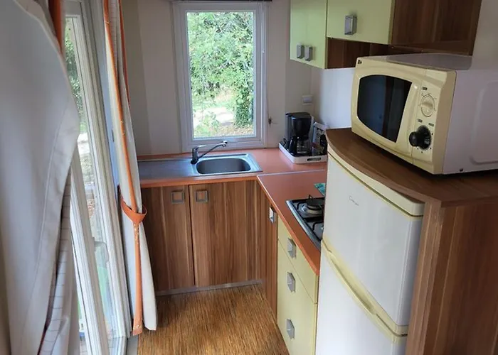 Mobil-home Pour 5 Pers Avec Terrasse - Api-1-52-372